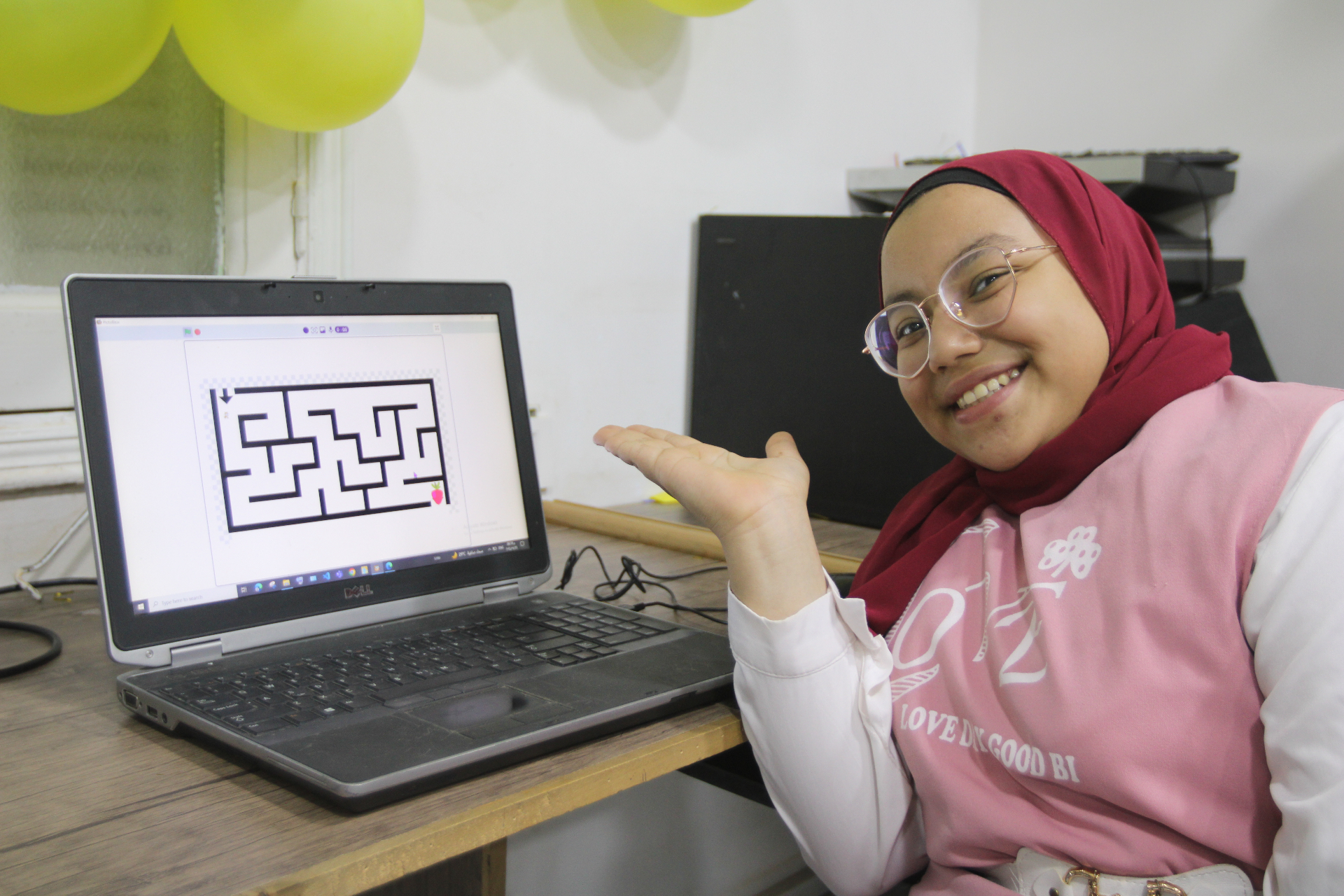 مشروع متاهة تفاعلية بالبرمجة